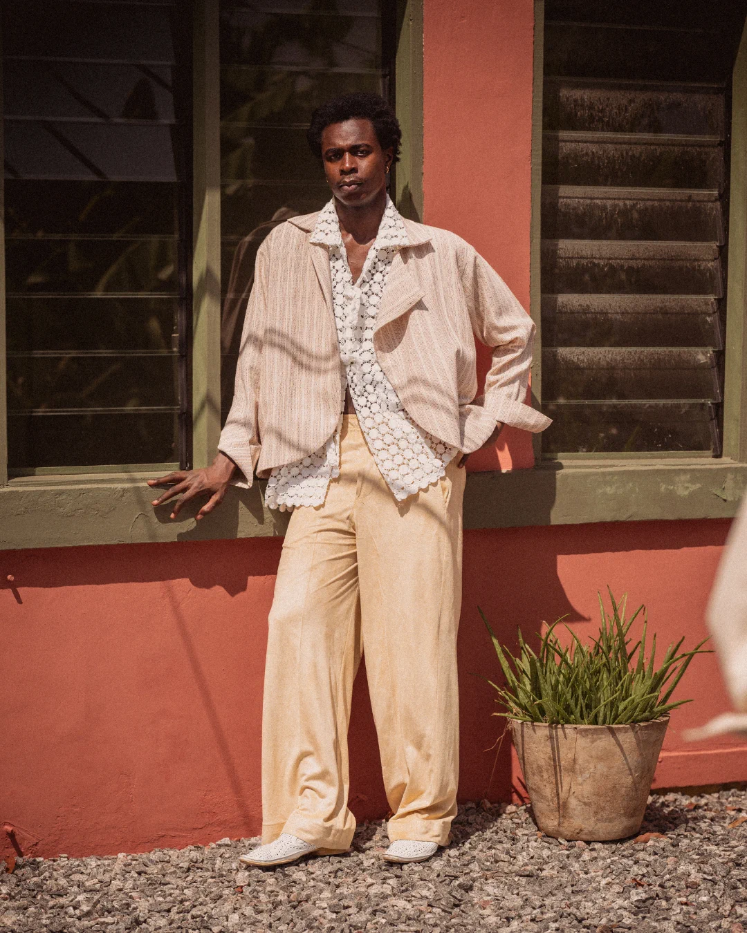 Ajabeng warm-toned fashion look